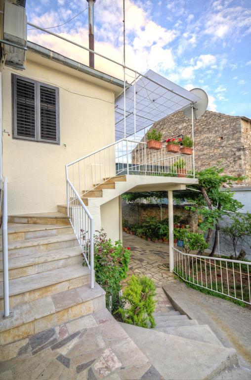 Guesthouse Wish Stari Grad  Exterior foto