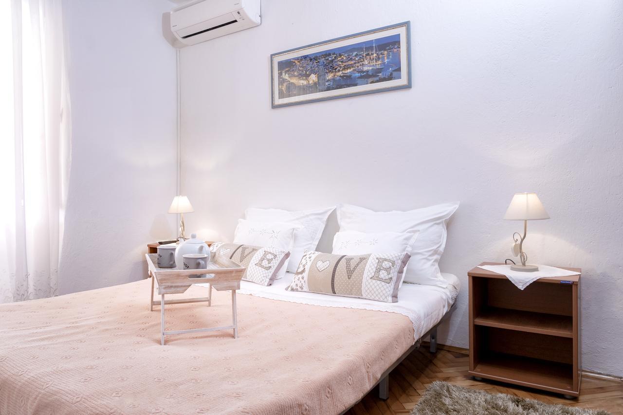Guesthouse Wish Stari Grad  Exterior foto