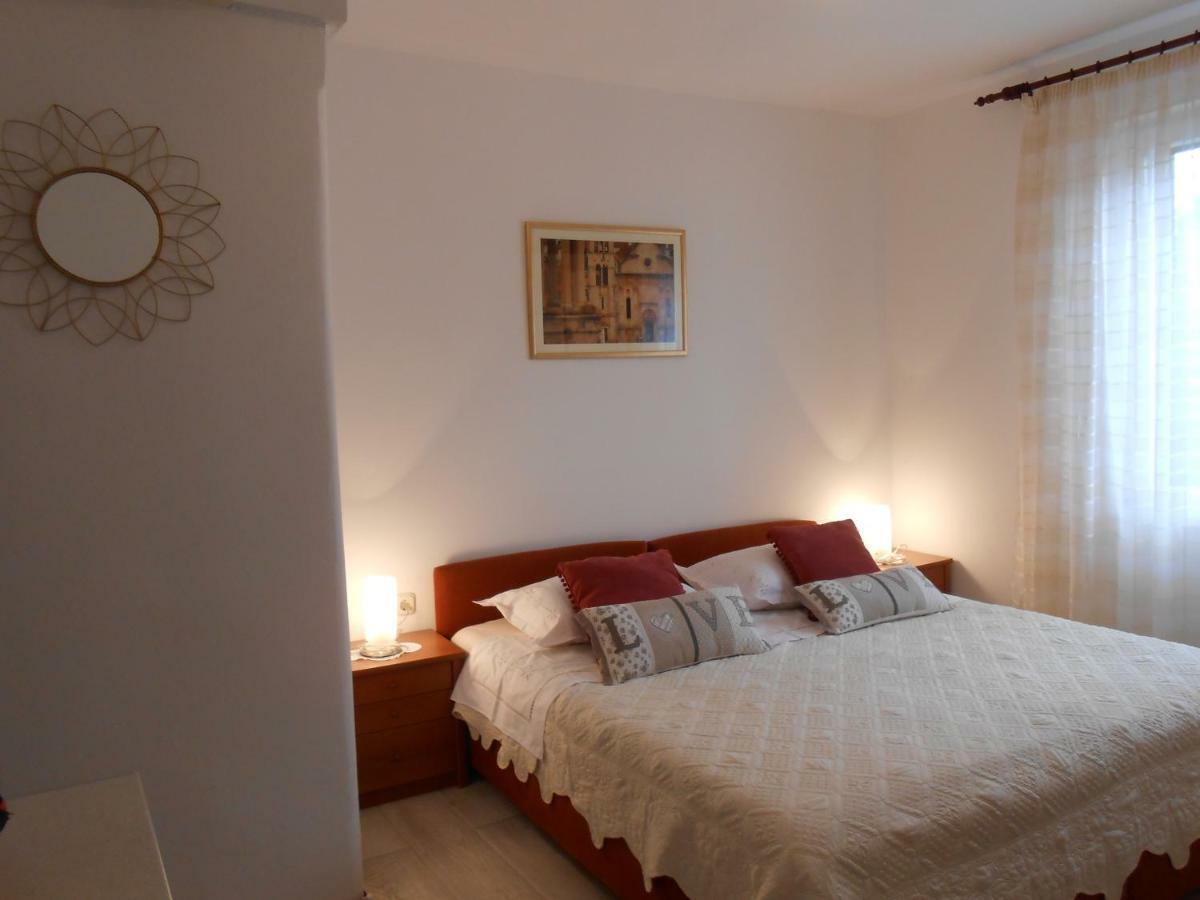 Guesthouse Wish Stari Grad  Exterior foto