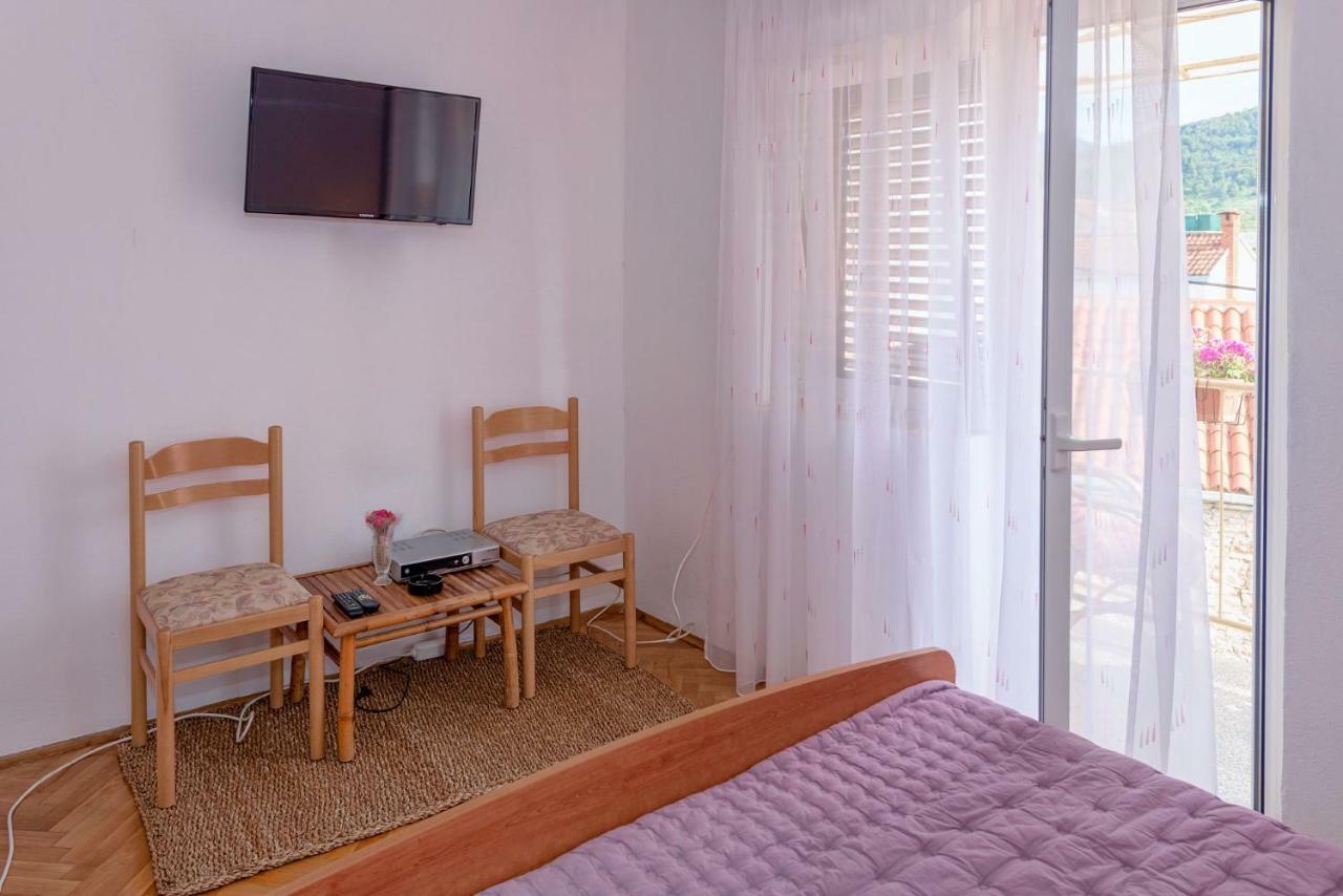 Guesthouse Wish Stari Grad  Exterior foto
