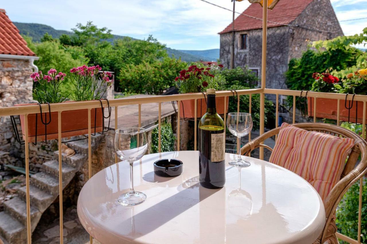 Guesthouse Wish Stari Grad  Exterior foto