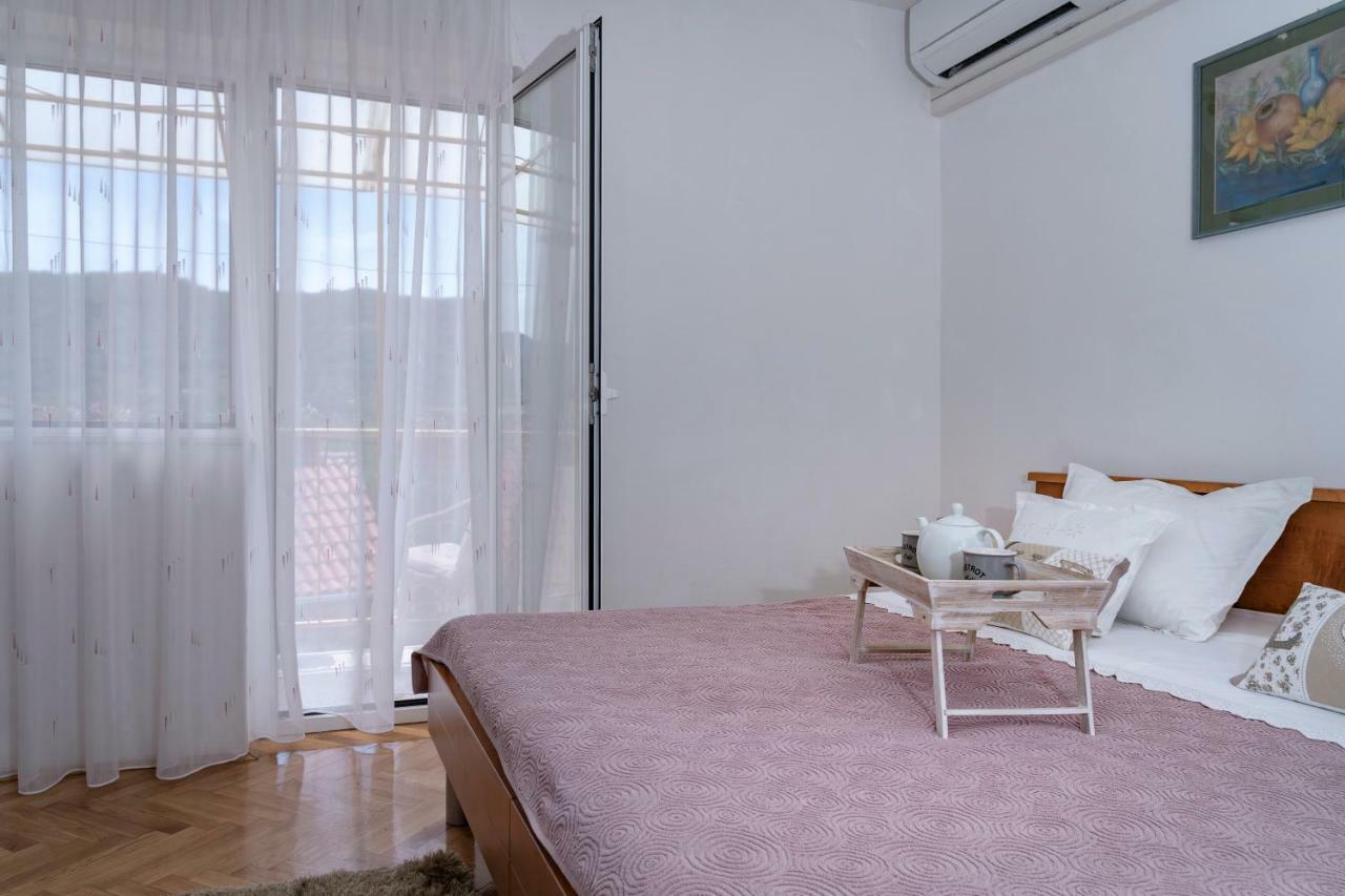 Guesthouse Wish Stari Grad  Exterior foto