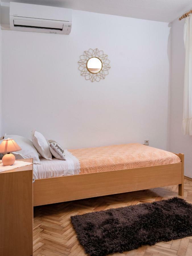 Guesthouse Wish Stari Grad  Exterior foto